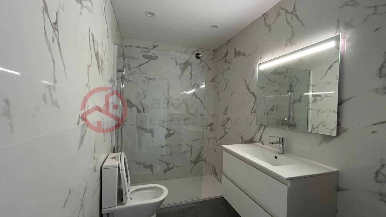Apartamento T2 para Venda em Baixa da Banheira e Vale da Amoreira Foto 13