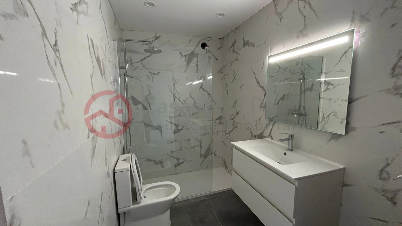 Apartamento T2 para Venda em Baixa da Banheira e Vale da Amoreira Foto 14