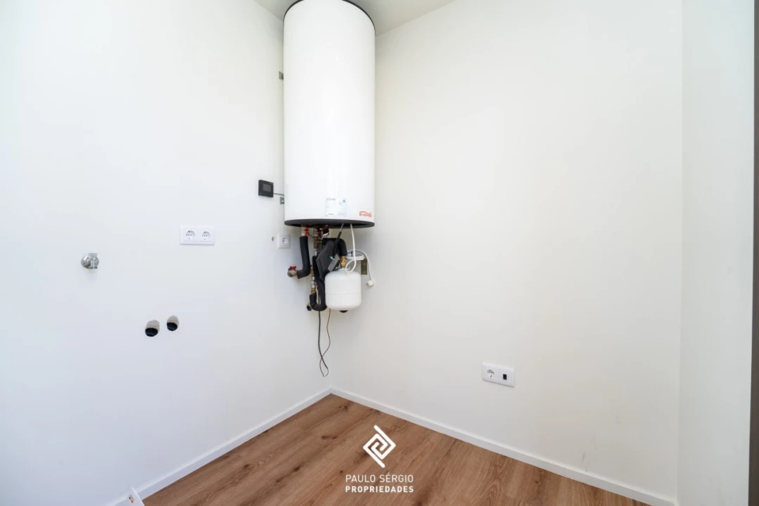 Apartamento T1 para Venda em Arcozelo Foto 4