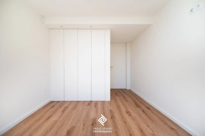 Apartamento T1 para Venda em Arcozelo