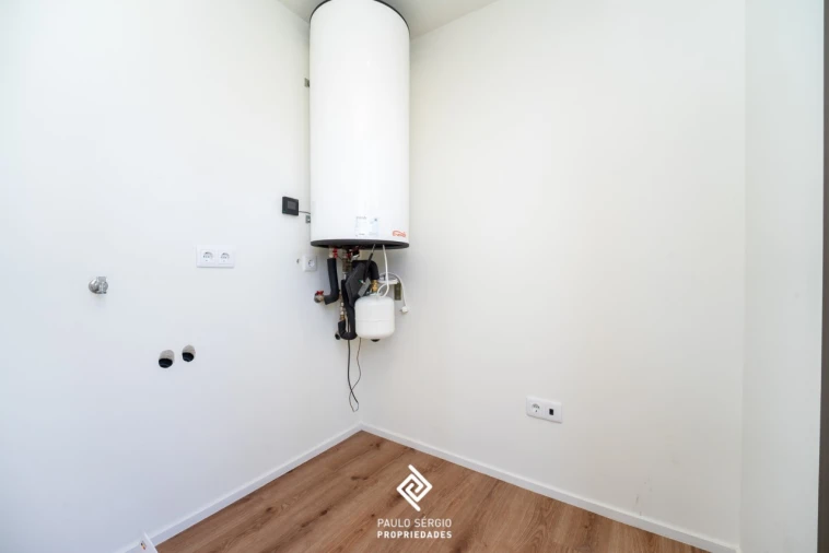 Apartamento T1 para Venda em Arcozelo Foto 4