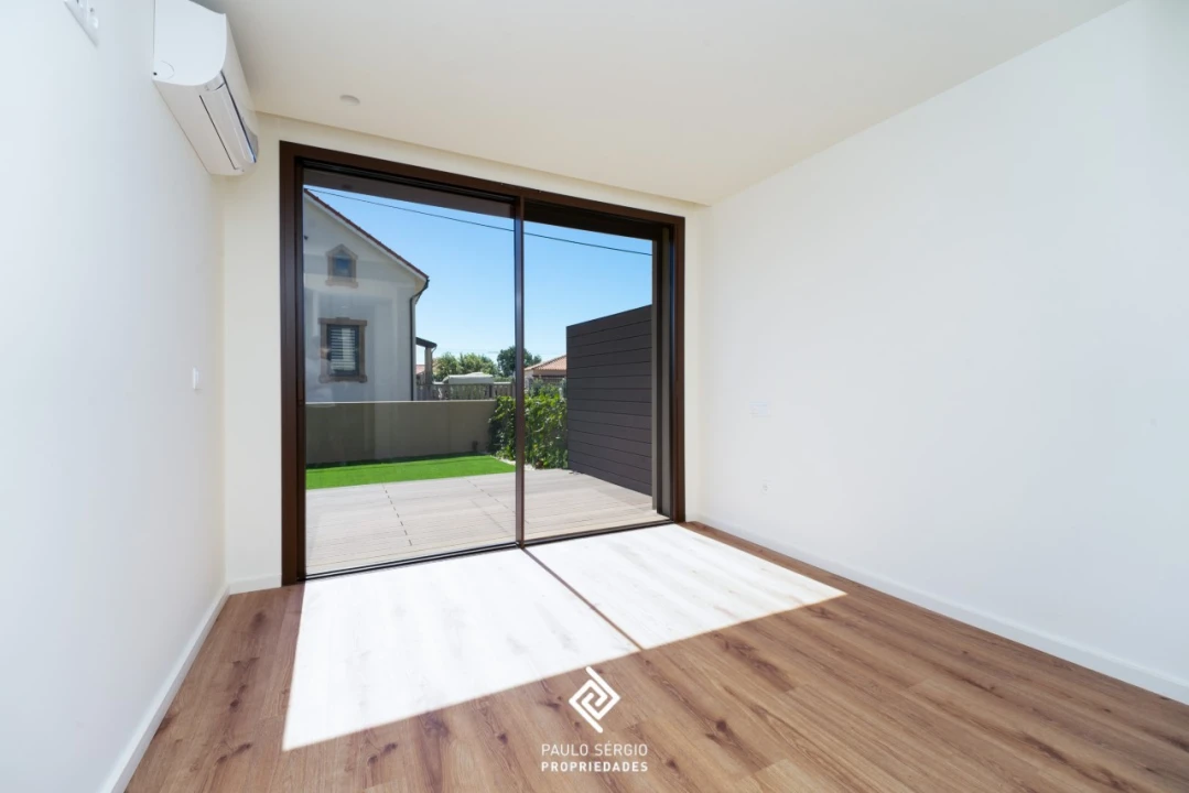 Apartamento T1 para Venda em Arcozelo Foto 3