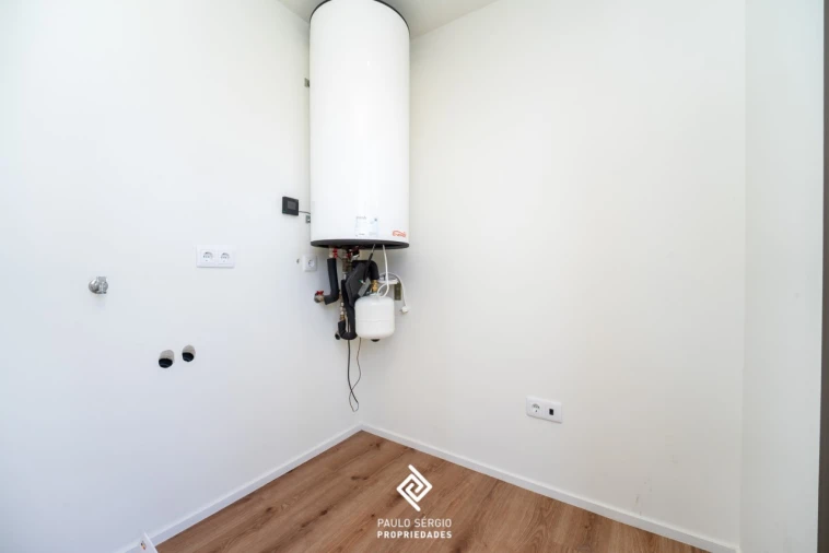 Apartamento T1 para Venda em Arcozelo Foto 6