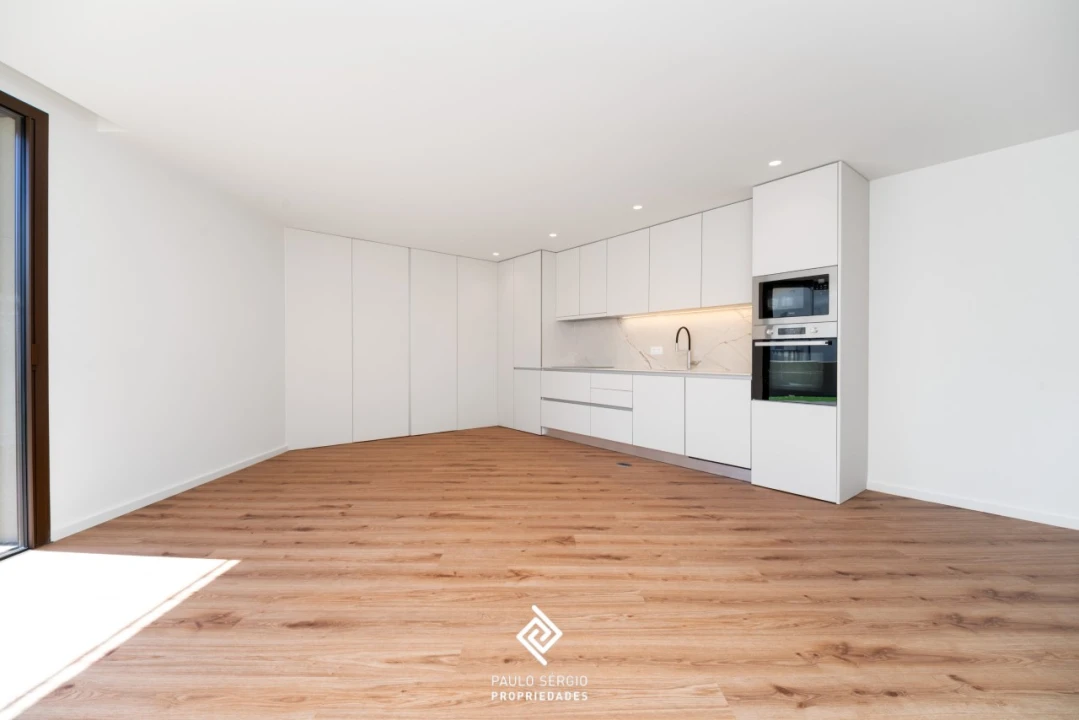 Apartamento T2 para Venda em Arcozelo Foto 2