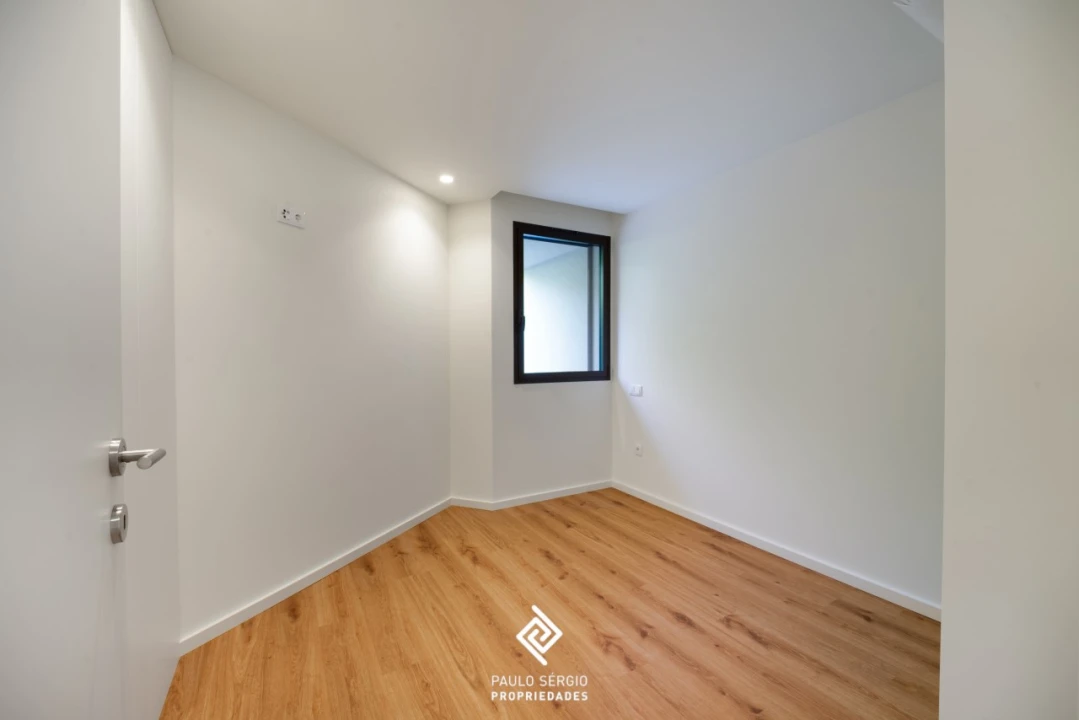 Apartamento T2 para Venda em Arcozelo Foto 5