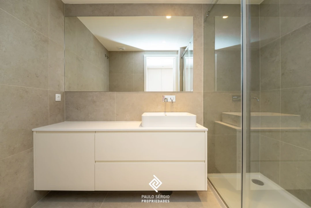 Apartamento T2 para Venda em Arcozelo Foto 7
