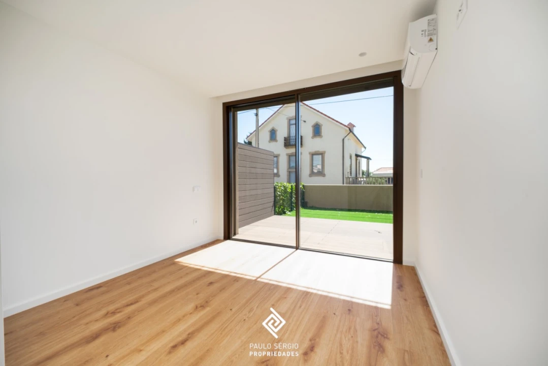 Apartamento T2 para Venda em Arcozelo Foto 9