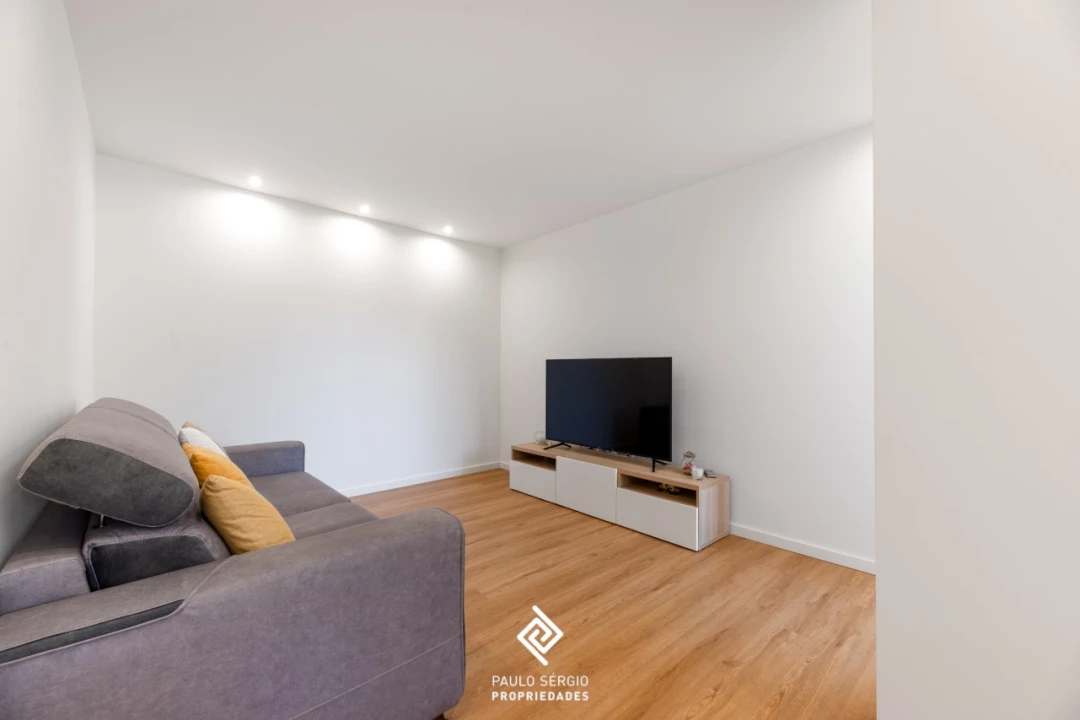 Apartamento T2 para Arrendamento em São Felix da Marinha Foto 7