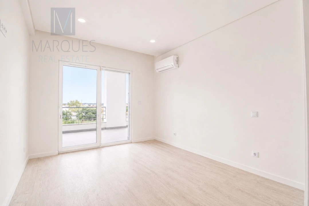Apartamento T3 para Venda em Seixal, Arrentela e Aldeia de Paio Pires Foto 10