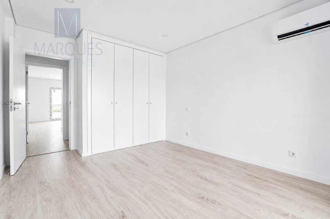 Apartamento T3 para Venda em Seixal, Arrentela e Aldeia de Paio Pires Foto 23