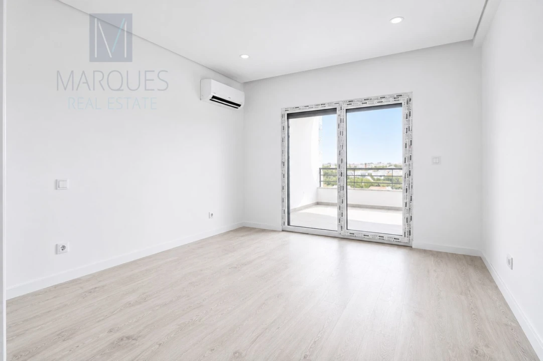 Apartamento T3 para Venda em Seixal, Arrentela e Aldeia de Paio Pires Foto 24