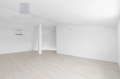 Apartamento T3 para Venda em Seixal, Arrentela e Aldeia de Paio Pires
