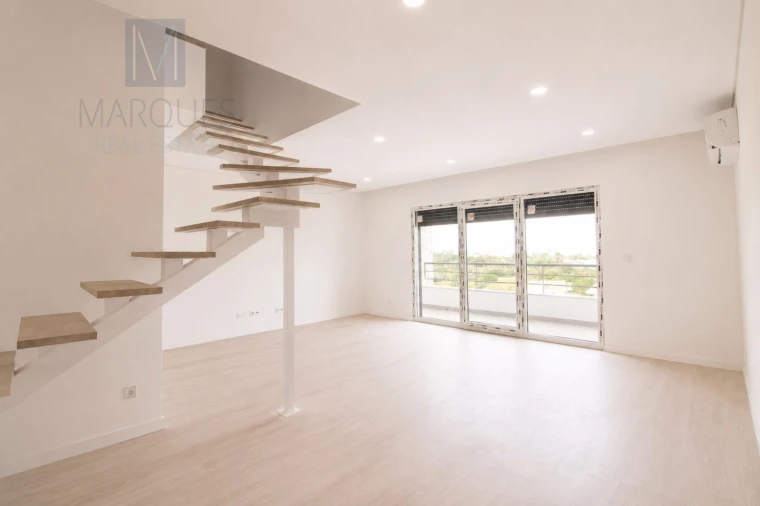 Apartamento T3 para Venda em Seixal, Arrentela e Aldeia de Paio Pires Foto 2