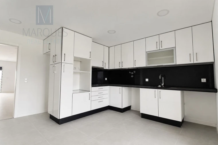 Apartamento T3 para Venda em Seixal, Arrentela e Aldeia de Paio Pires Foto 6