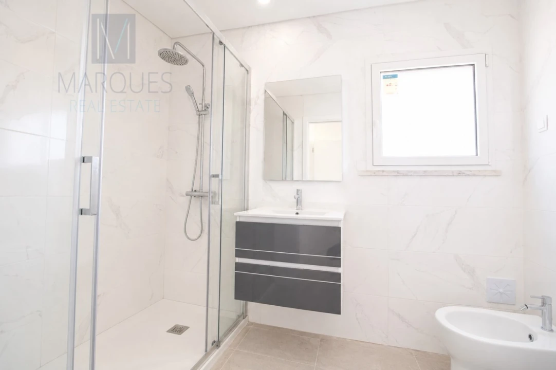 Apartamento T3 para Venda em Seixal, Arrentela e Aldeia de Paio Pires Foto 14