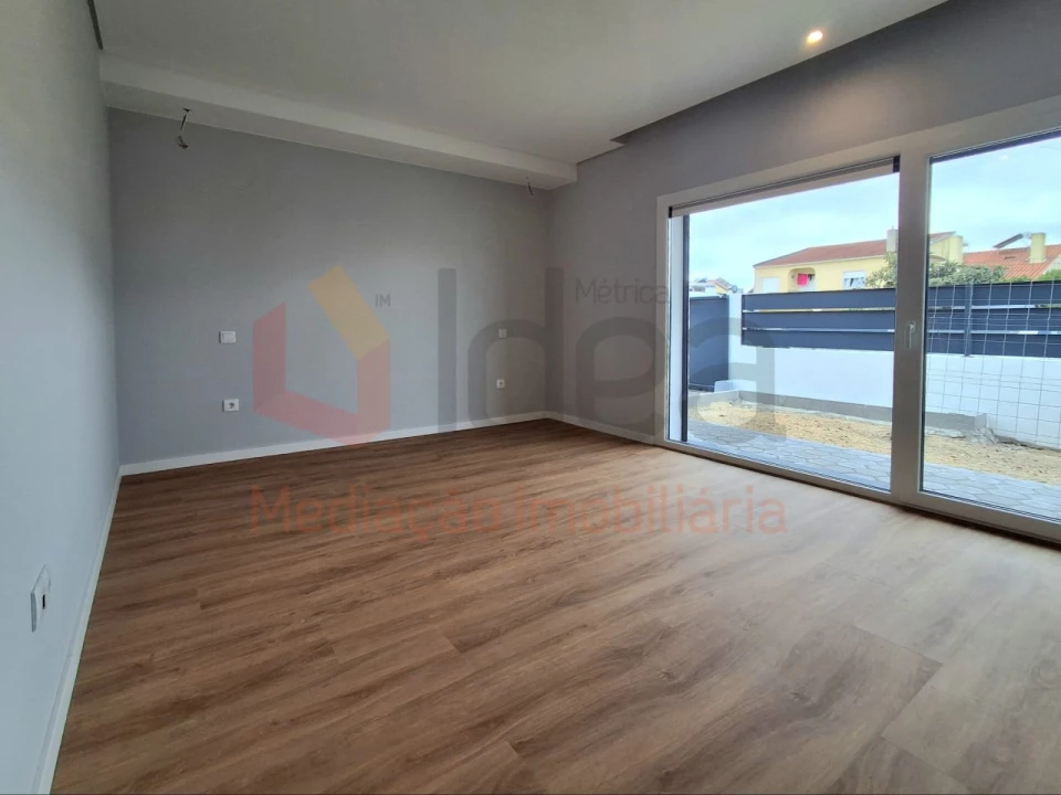 Moradia T3 para Venda em Fernao Ferro Foto 10