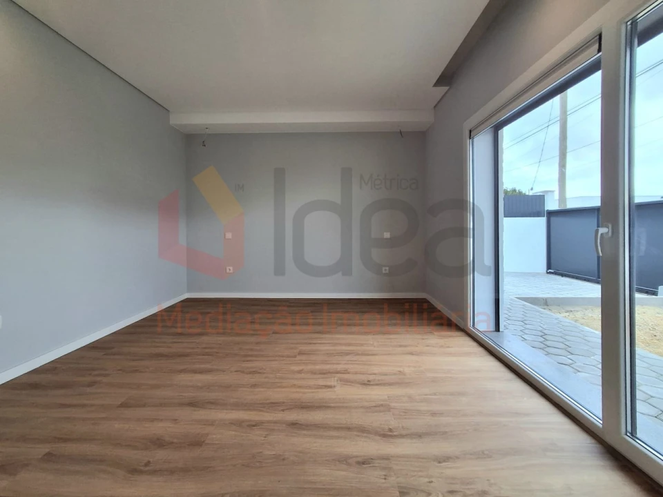 Moradia T3 para Venda em Fernao Ferro Foto 11