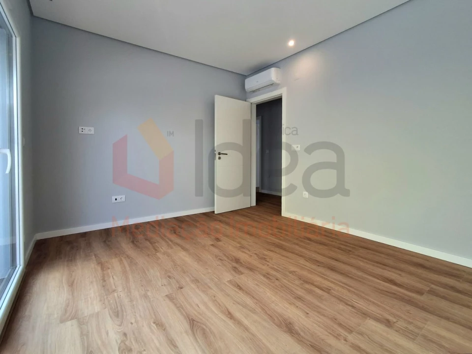 Moradia T3 para Venda em Fernao Ferro Foto 21