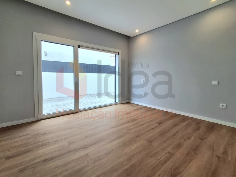 Moradia T3 para Venda em Fernao Ferro Foto 27