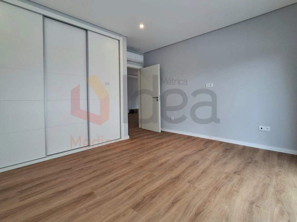 Moradia T3 para Venda em Fernao Ferro Foto 26