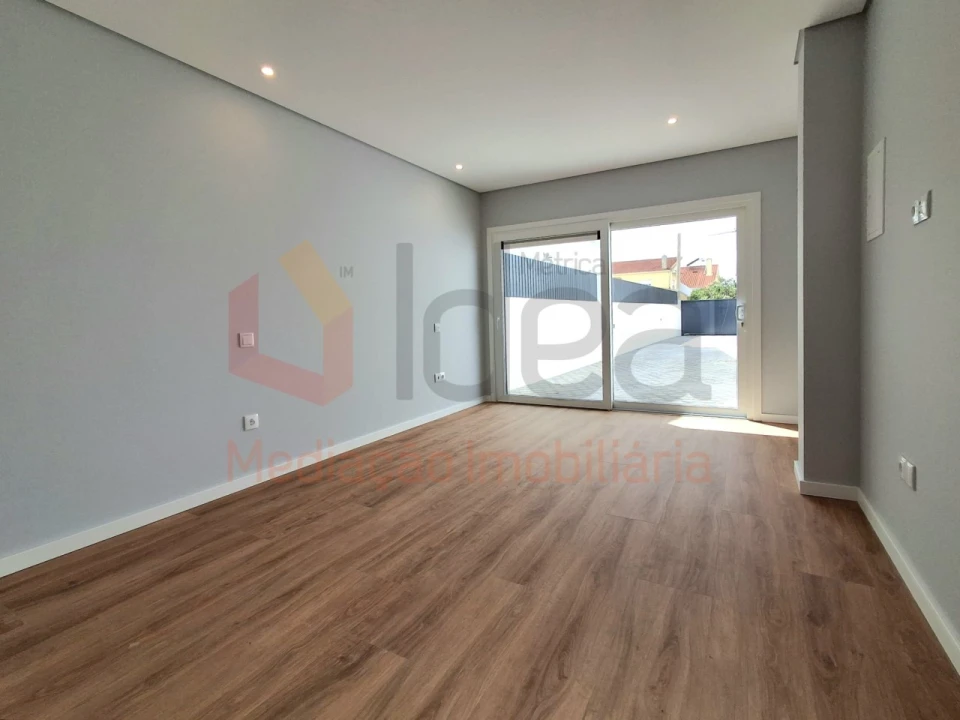 Moradia T3 para Venda em Fernao Ferro Foto 31