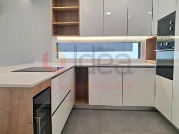 Moradia T3 para Venda em Fernao Ferro