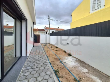 Moradia T3 para Venda em Fernao Ferro