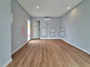Moradia T3 para Venda em Fernao Ferro