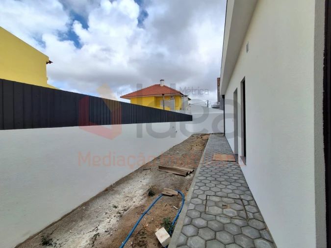 Moradia T3 para Venda em Fernao Ferro Foto 33