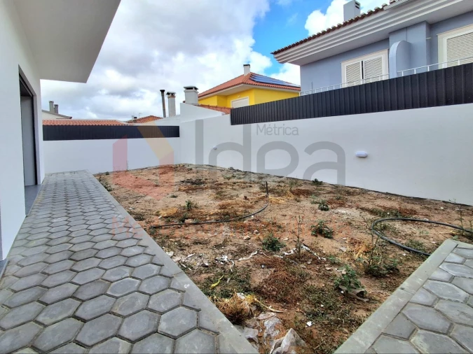 Moradia T3 para Venda em Fernao Ferro Foto 34