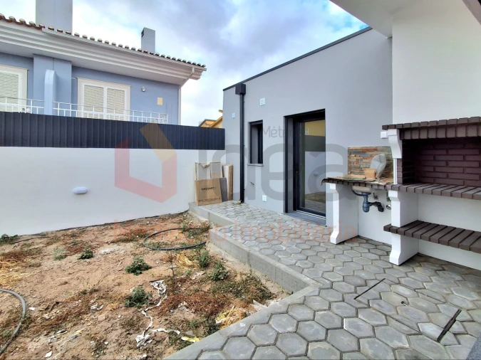 Moradia T3 para Venda em Fernao Ferro Foto 35