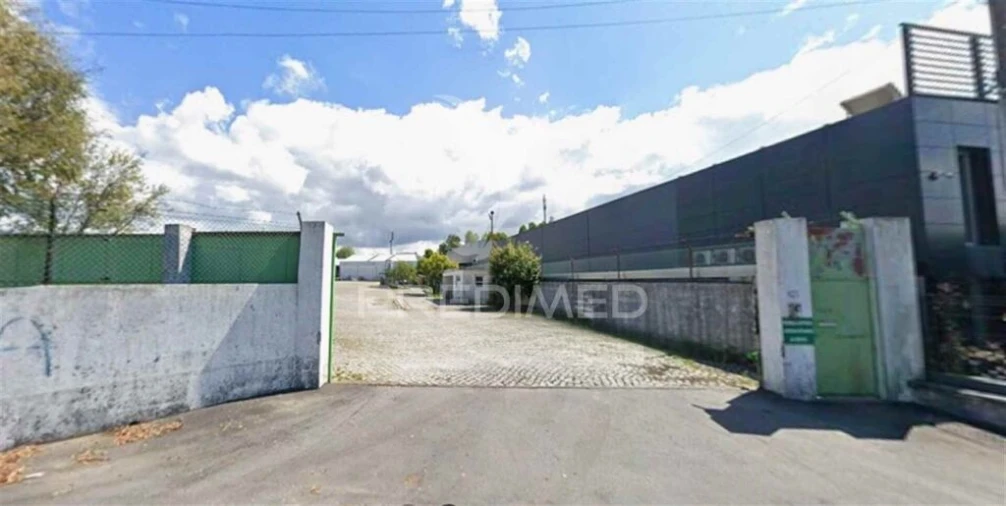 Armazém para Venda em São Paio de Oleiros Foto 3