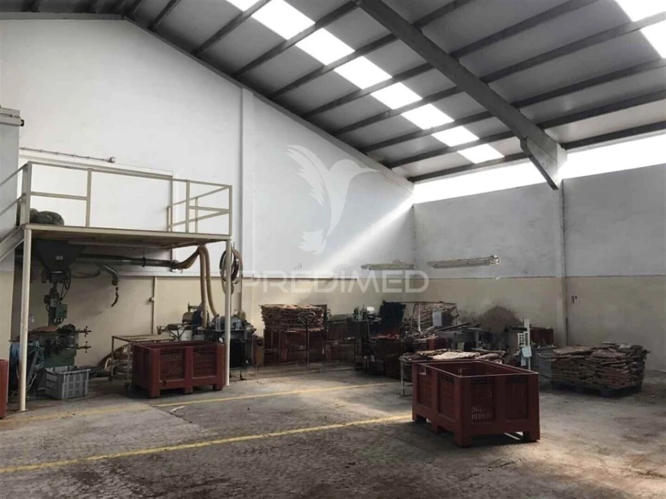 Armazém para Venda em São Paio de Oleiros Foto 14