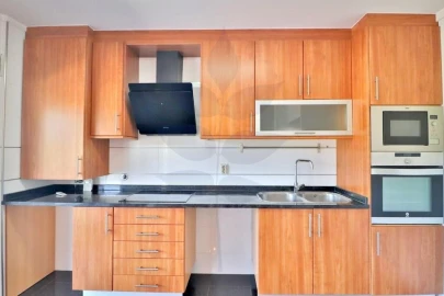 Apartamento T3 para Venda em Este (São Pedro e São Mamede)