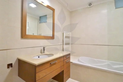 Apartamento T3 para Venda em Este (São Pedro e São Mamede)