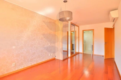 Apartamento T3 para Venda em Este (São Pedro e São Mamede)