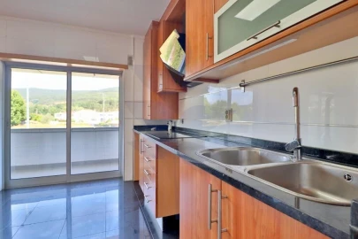 Apartamento T3 para Venda em Este (São Pedro e São Mamede)