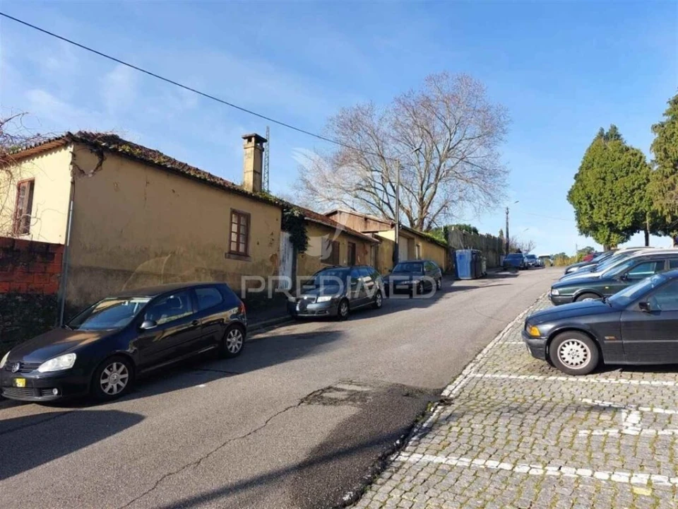 Moradia T6 para Venda em São João da Madeira Foto 2