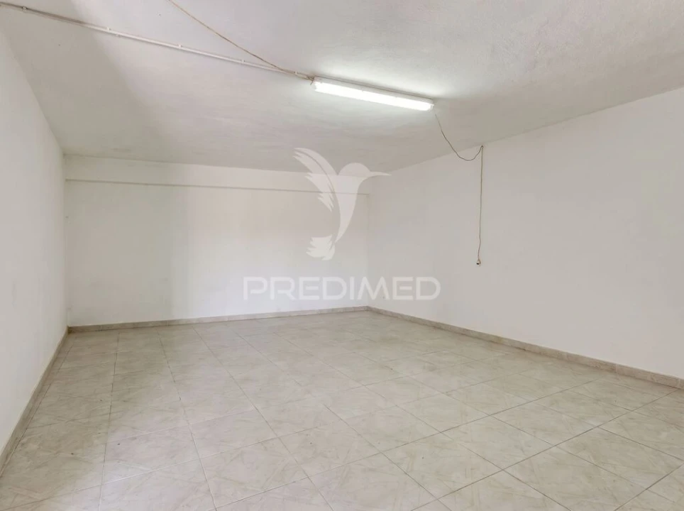 Garagem para Venda em Cacém e São Marcos Foto 2