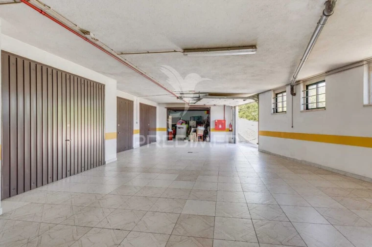 Garagem para Venda em Cacém e São Marcos Foto 4
