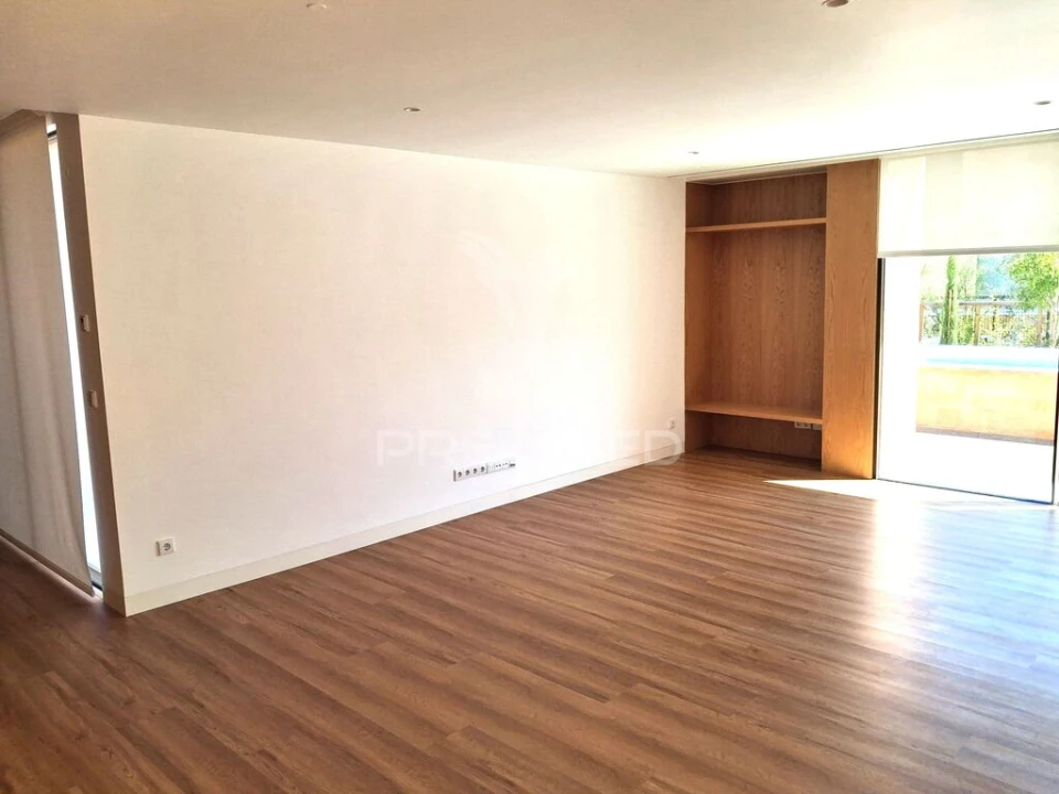 Apartamento T3 para Venda em Quarteira Foto 8