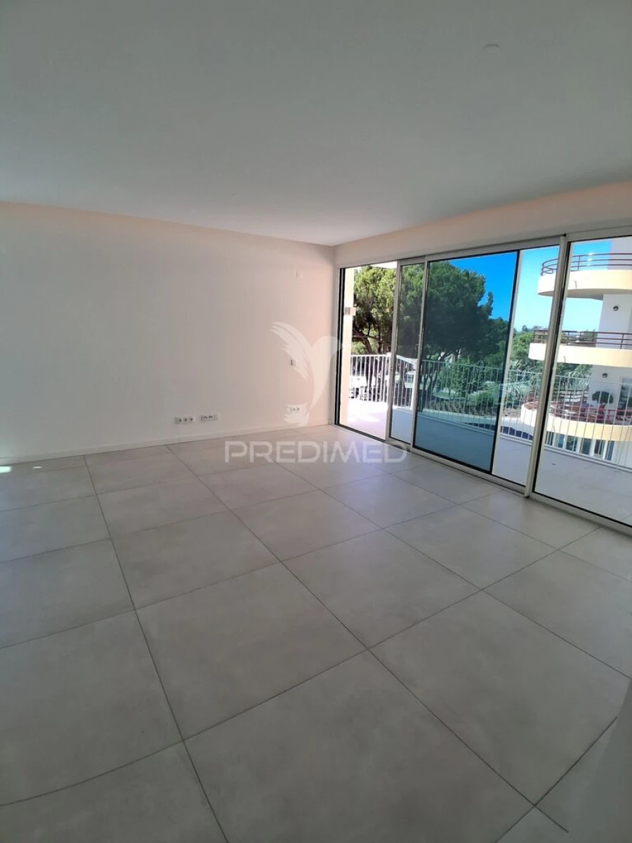 Apartamento T3 para Venda em Quarteira Foto 8