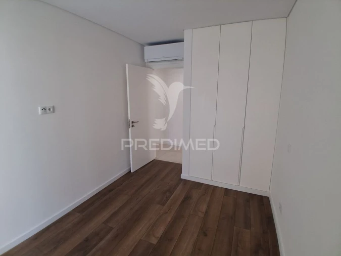 Apartamento T3 para Venda em Quarteira Foto 18