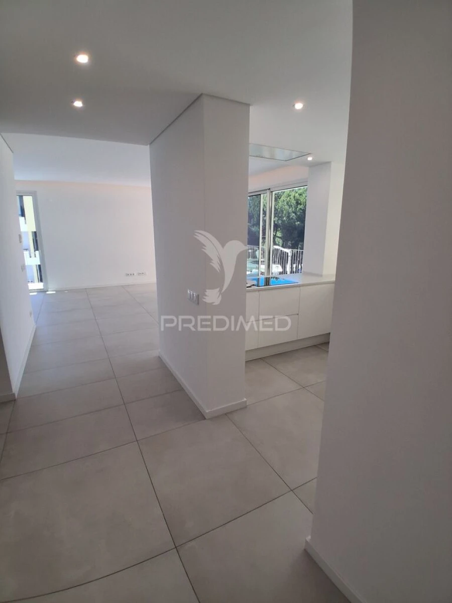 Apartamento T3 para Venda em Quarteira Foto 7