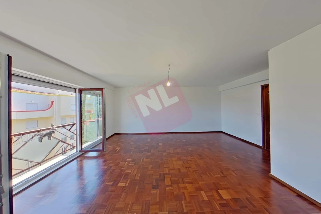 Apartamento T2 para Arrendamento em Lumiar Foto 6