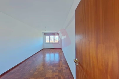 Apartamento T2 para Arrendamento em Lumiar