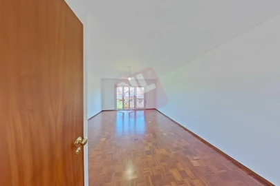 Apartamento T2 para Arrendamento em Lumiar