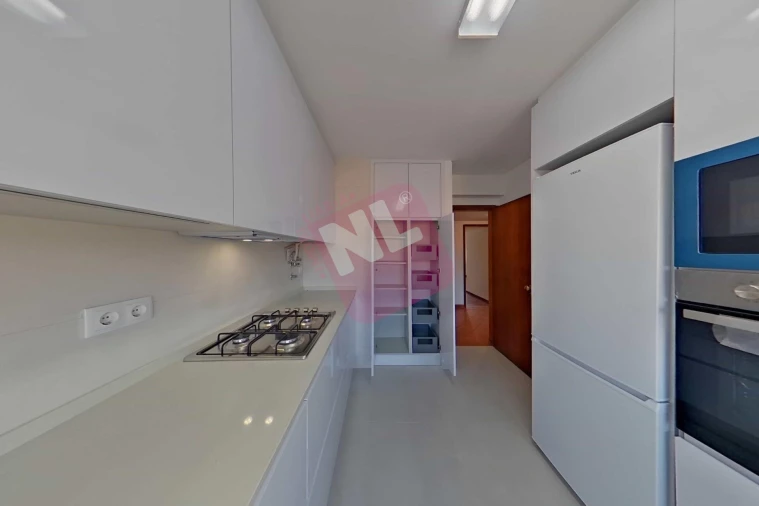 Apartamento T2 para Arrendamento em Lumiar Foto 12
