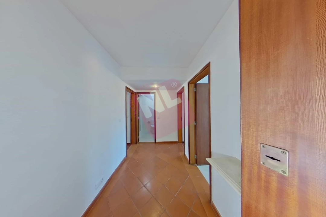 Apartamento T2 para Arrendamento em Lumiar Foto 3