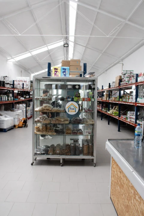 Armazém para Venda em Vilar de Andorinho